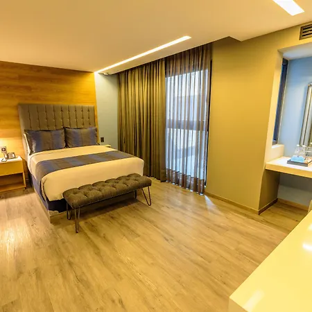 Alia Inn Boutique WTC-2